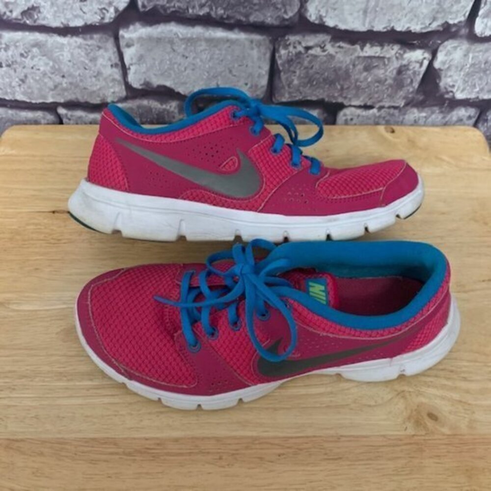 Nike Pink & Turquoise Sneakers Size 8